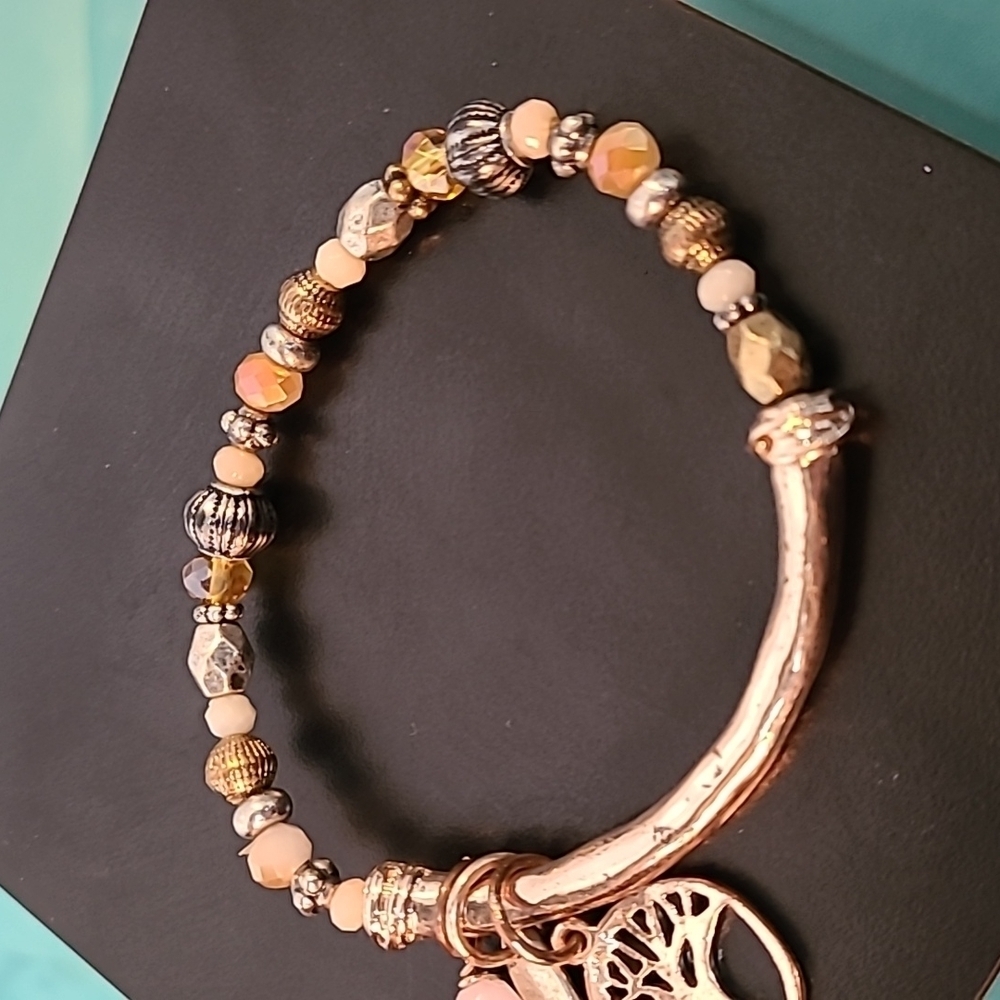 2 bracelets - Picture 4 of 6